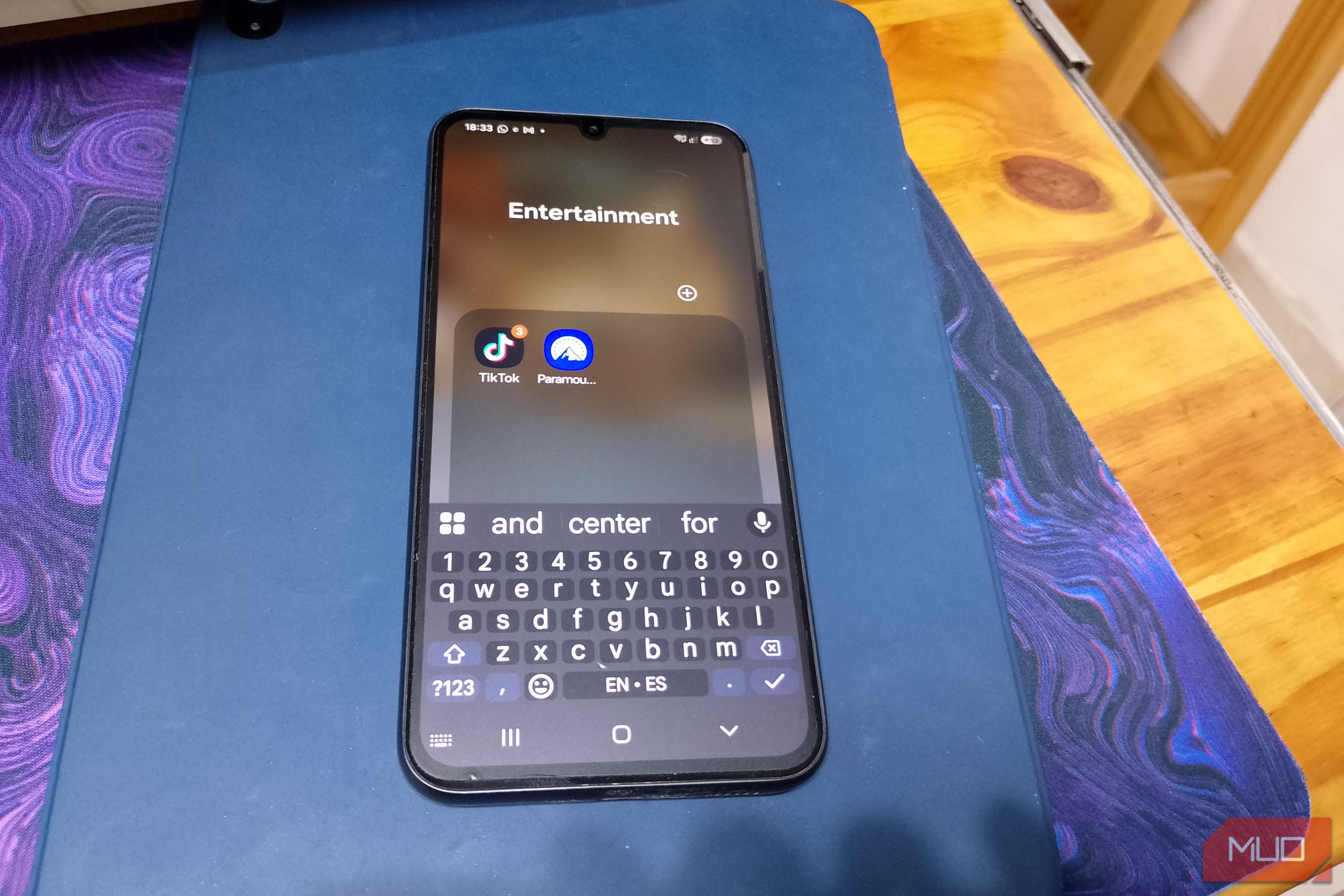 Samsung Galaxy Entertainment folder with TikTok and Paramount+ grouped together on the Home screen