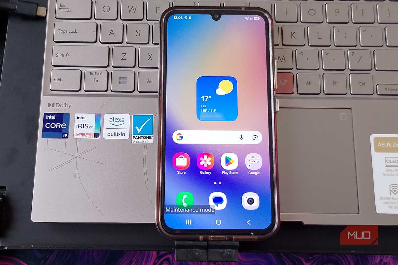 Galaxy home screen in Maintenance Mode with the default wallpaper and Maintenance mode label