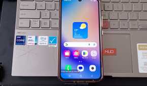 Galaxy home screen in Maintenance Mode with the default wallpaper and Maintenance mode label