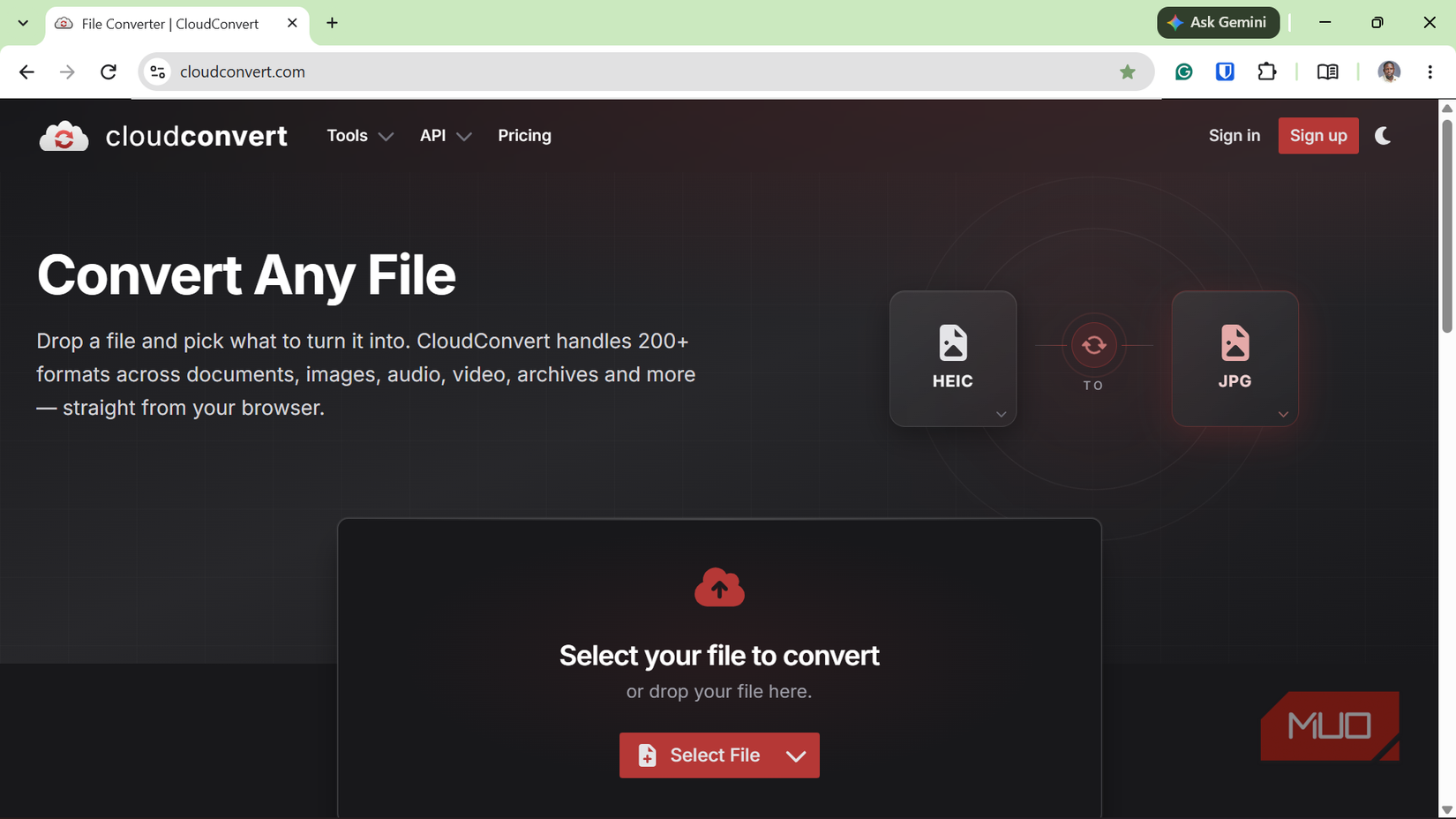 CloudConvert homepage displaying file conversion interface