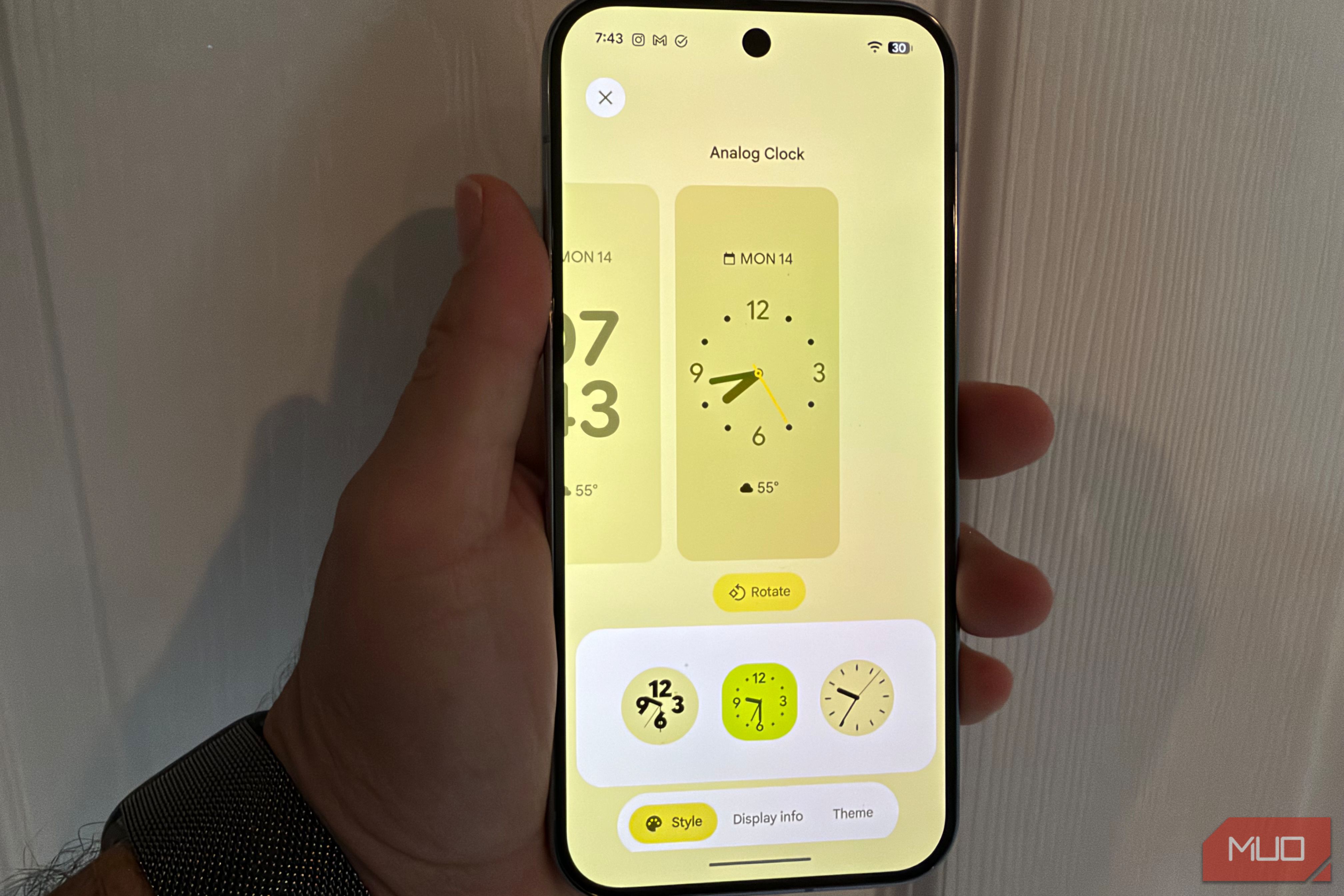 customize clock screen saver