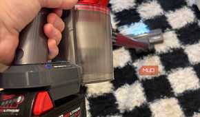 Dyson-V8-Milwaukee-1