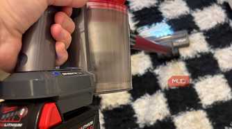 Dyson-V8-Milwaukee-1