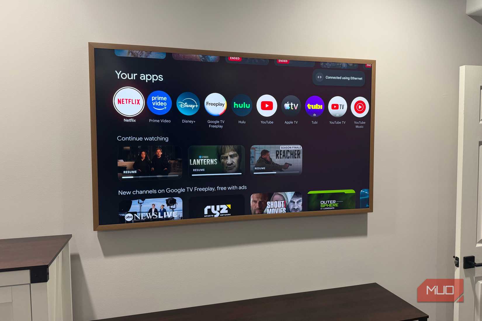 hisense-canvas-tv-google-tv-home-screen-apps