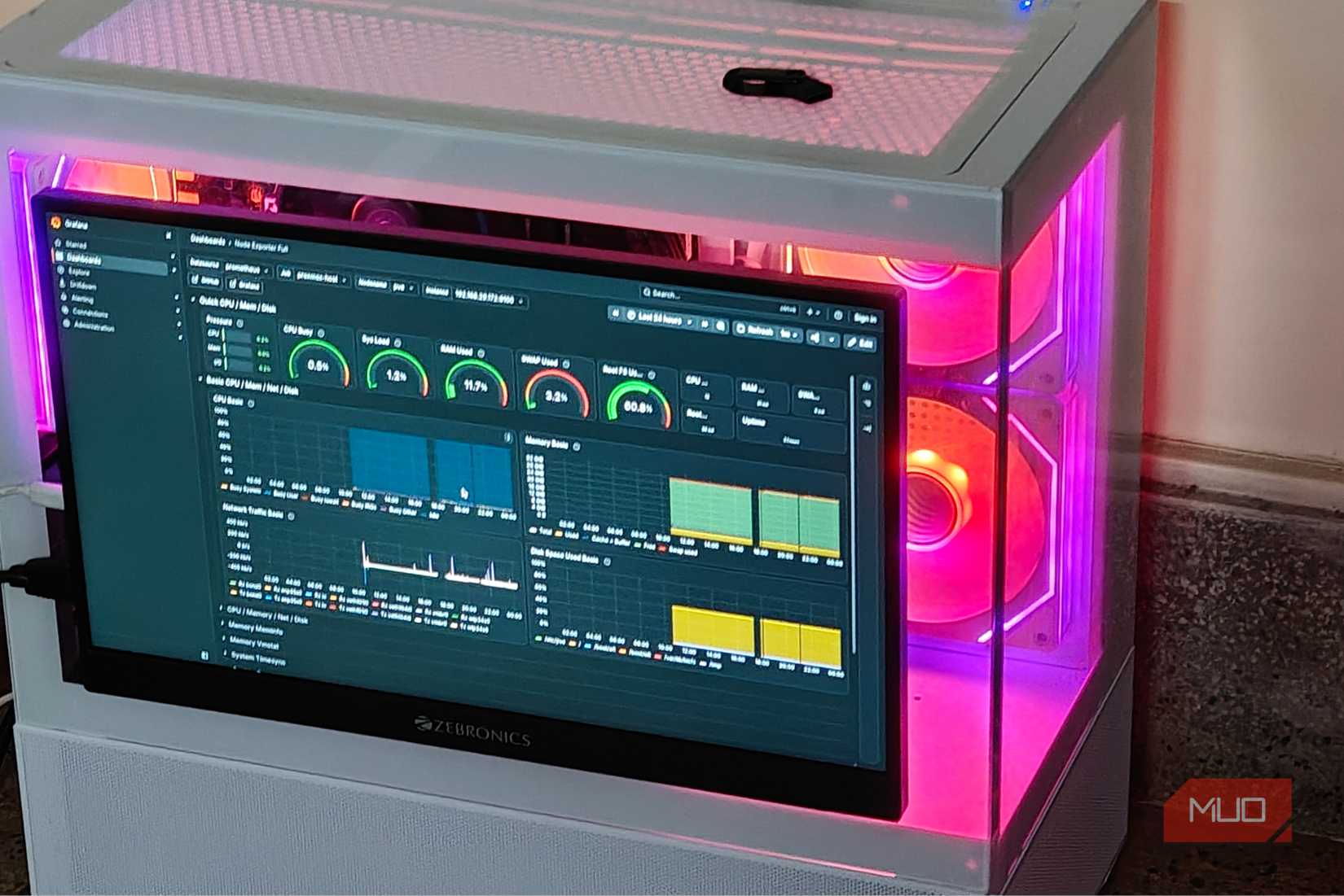 Proxmox PC running a front display