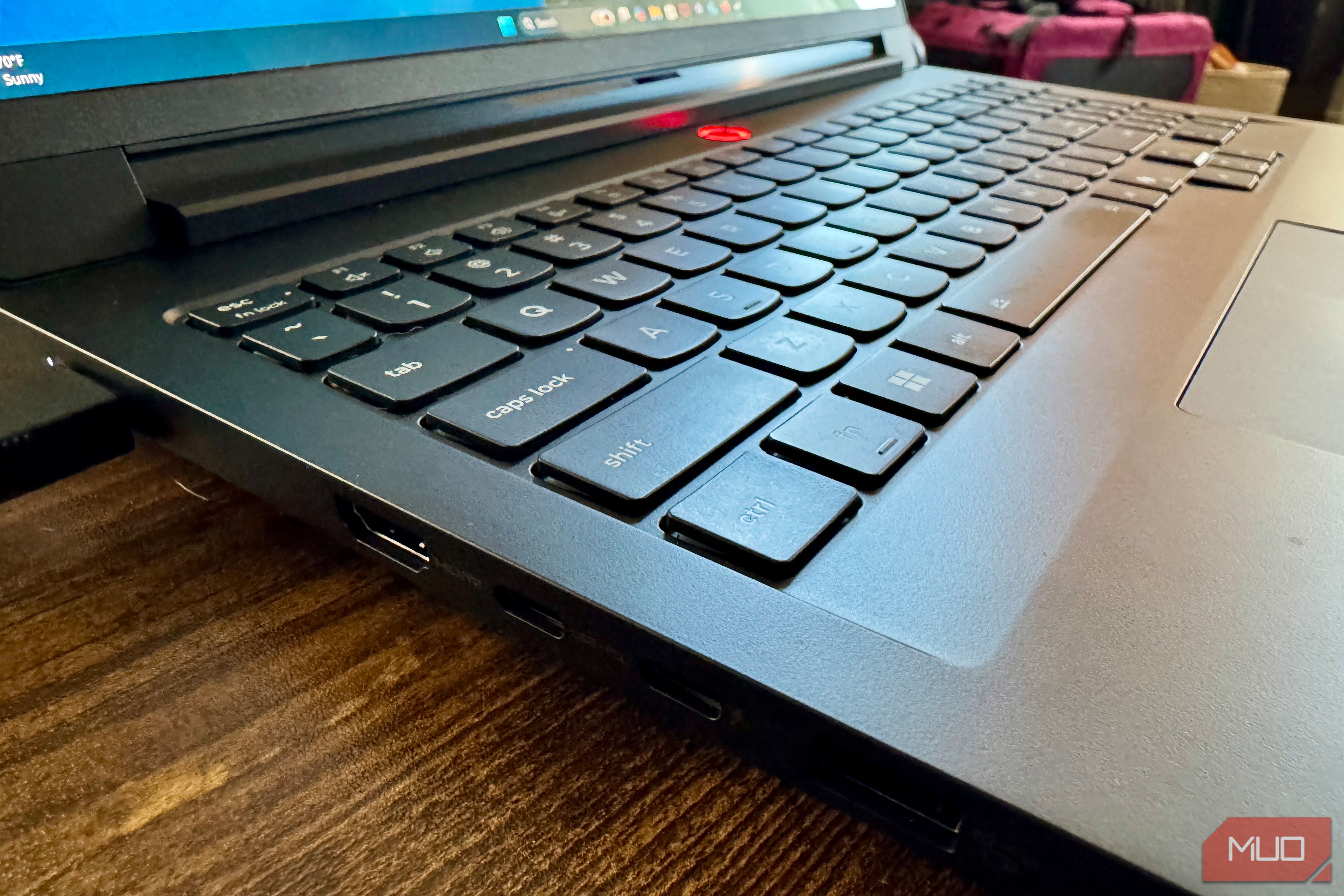 Боковые порты и интерфейсы подключения Lenovo Legion Pro 7i
