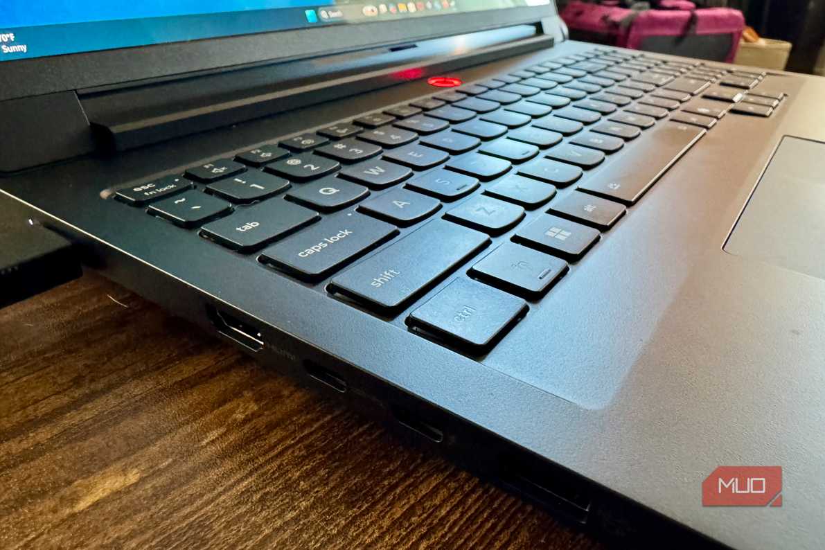 Порты подключения Lenovo Legion Pro 7i Боковые порты и интерфейсы подключения Lenovo Legion Pro 7i