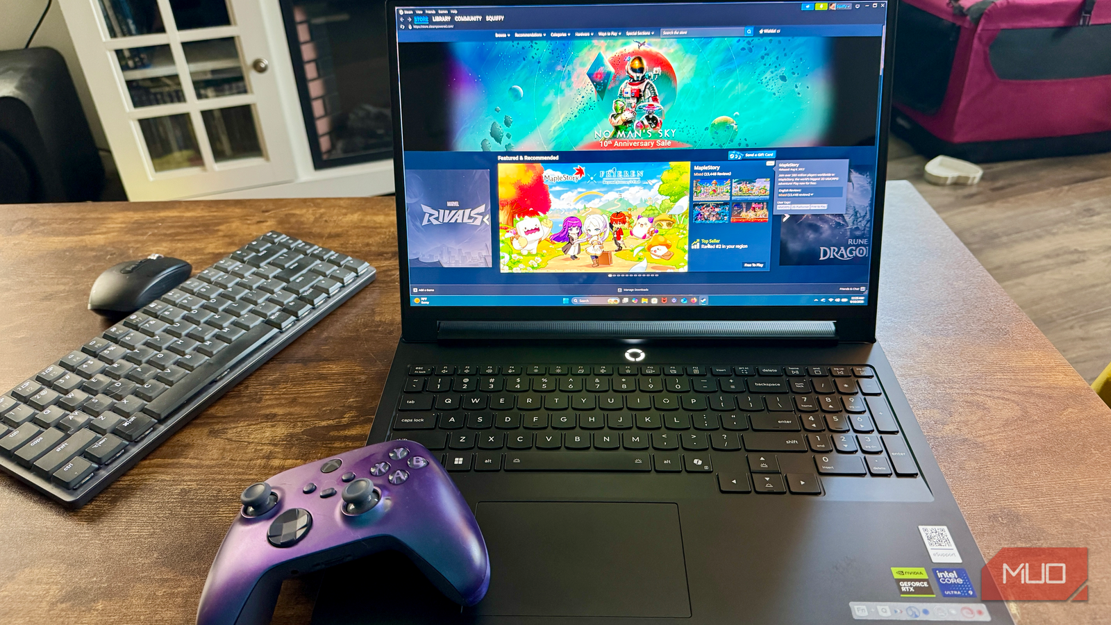 Lenovo Legion Pro 7i в работе Флагманский ноутбук Lenovo Legion Pro 7i на рабочем столе