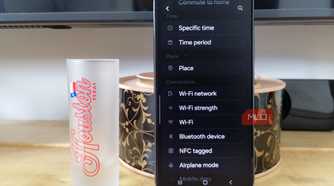 Samsung Galaxy routine trigger options with Place selected under If