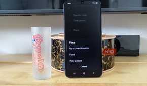 Samsung Galaxy Place options showing current location, saved places, and Pick a place