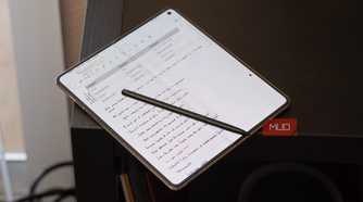 The Moto Pen Ultra being used on the Razr Fold.