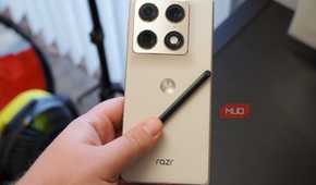 The Moto Pen Ultra being used on the Razr Fold.