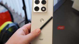 The Moto Pen Ultra being used on the Razr Fold.