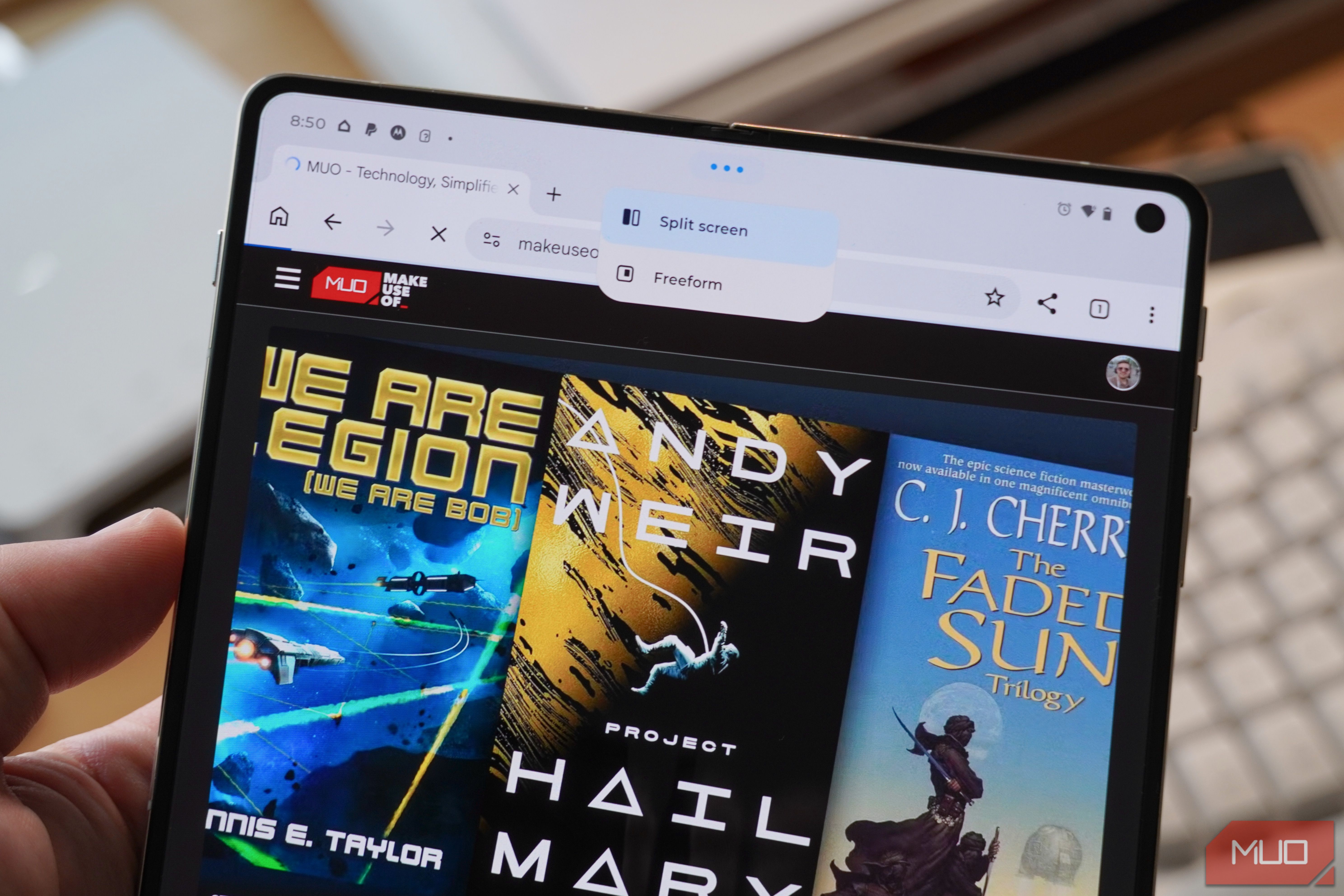 Split screen shortcut in the status bar.