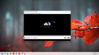 mpc hc media player window with logo splash screen and playback controls