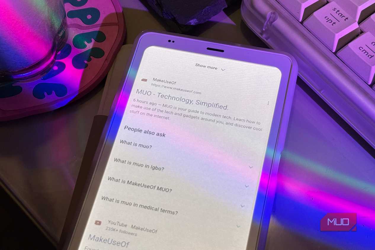 Palma 2 Pro showing Google results for MakeUseOf in the EinkBro browser