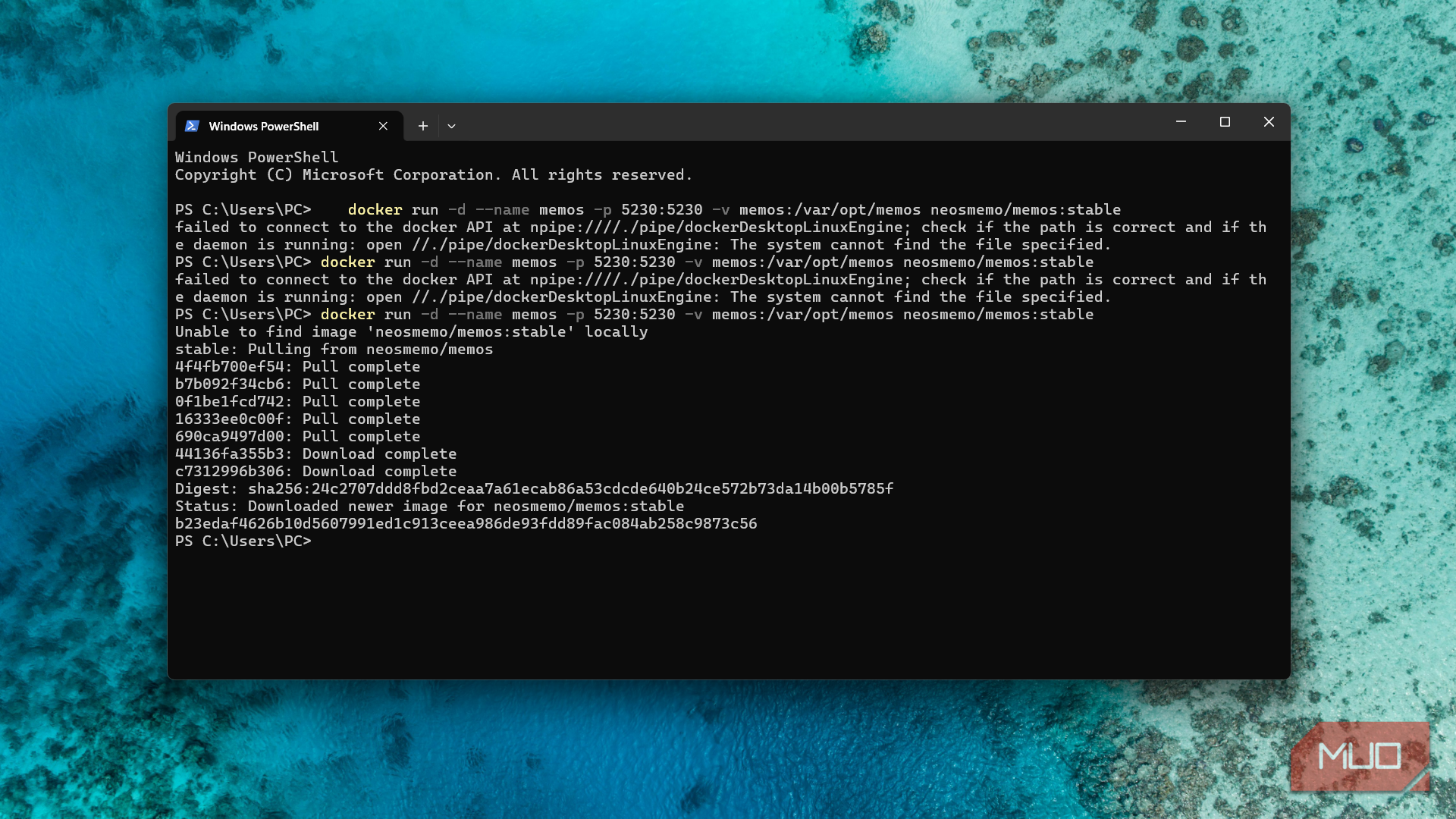 Окно PowerShell, выполняющее команду запуска Memos