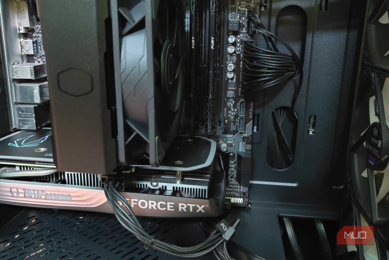 The RTX 4060 GPU installed on the test bench