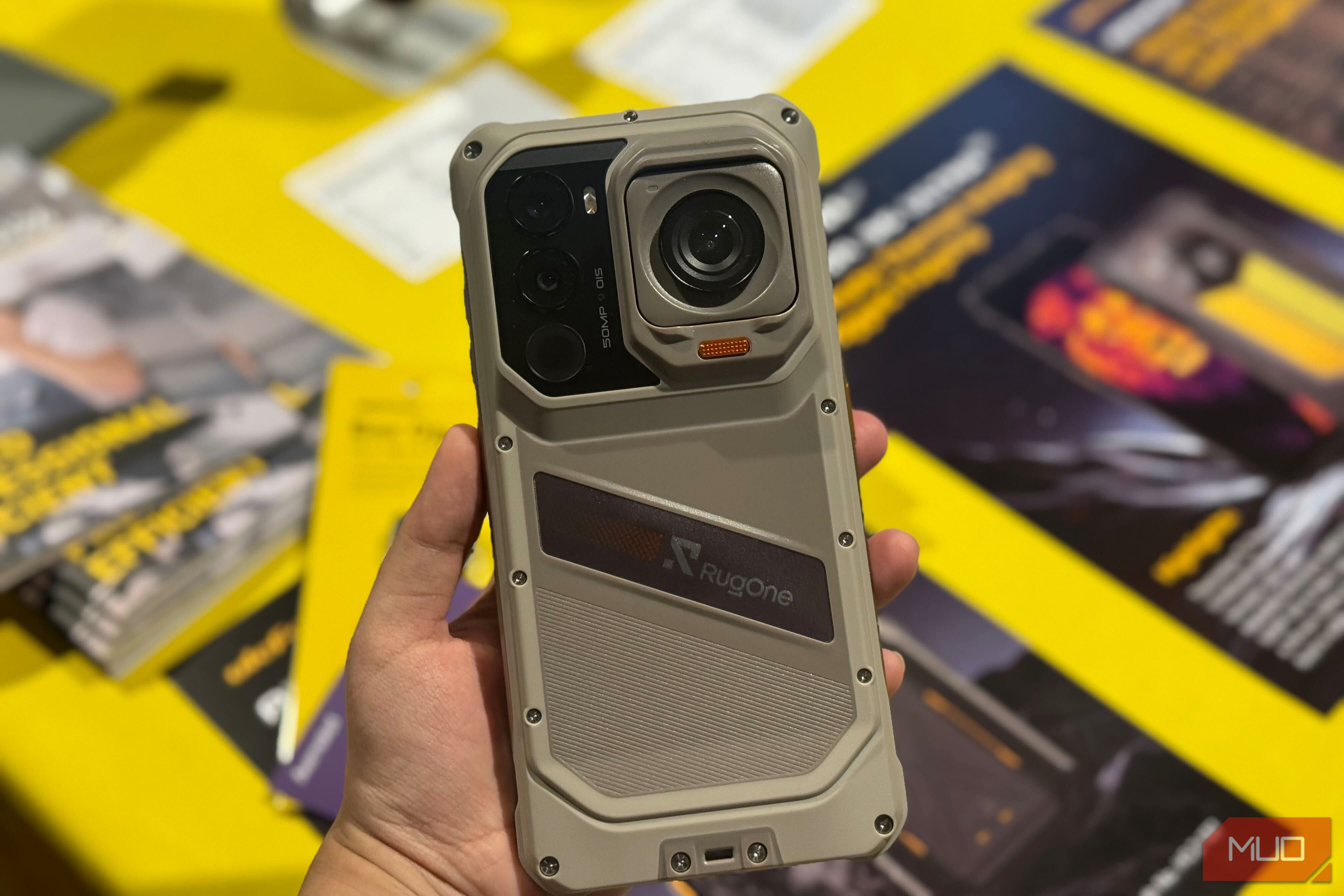 RugOne Xsnap 7 Pro in hand