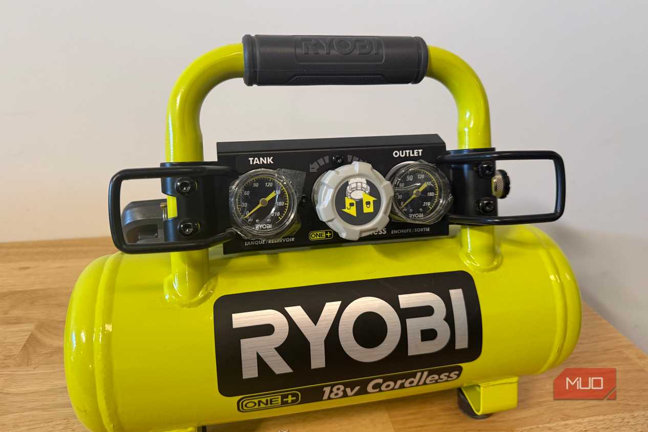 Ryobi cordless compressor with tank and outlet pressure gauges