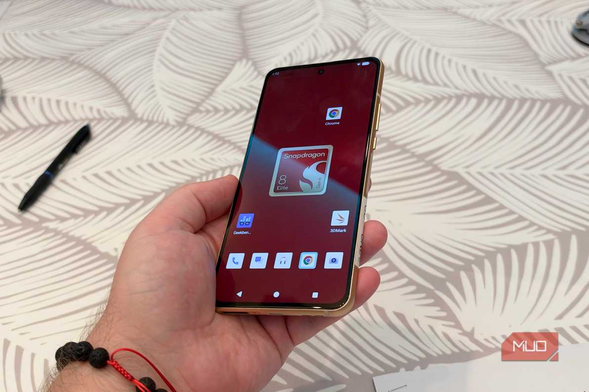 Тестирую Snapdragon 8 Elite Extreme Gen 6 против Apple A20 Pro и Google Tensor G6