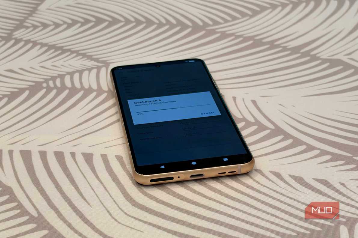 Аппаратные характеристики процессора Snapdragon Аппаратная конфигурация тестового стенда Qualcomm
