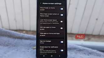 Samsung Galaxy phone showing the Home screen setting to enable Show Finder on Home screen