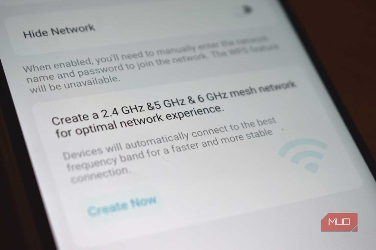С какими проблемами сети Wi-Fi 7 столкнулся пользователь при переходе на новый стандарт Роутер TP-Link Deco BE65 с поддержкой Wi-Fi 7 на столе