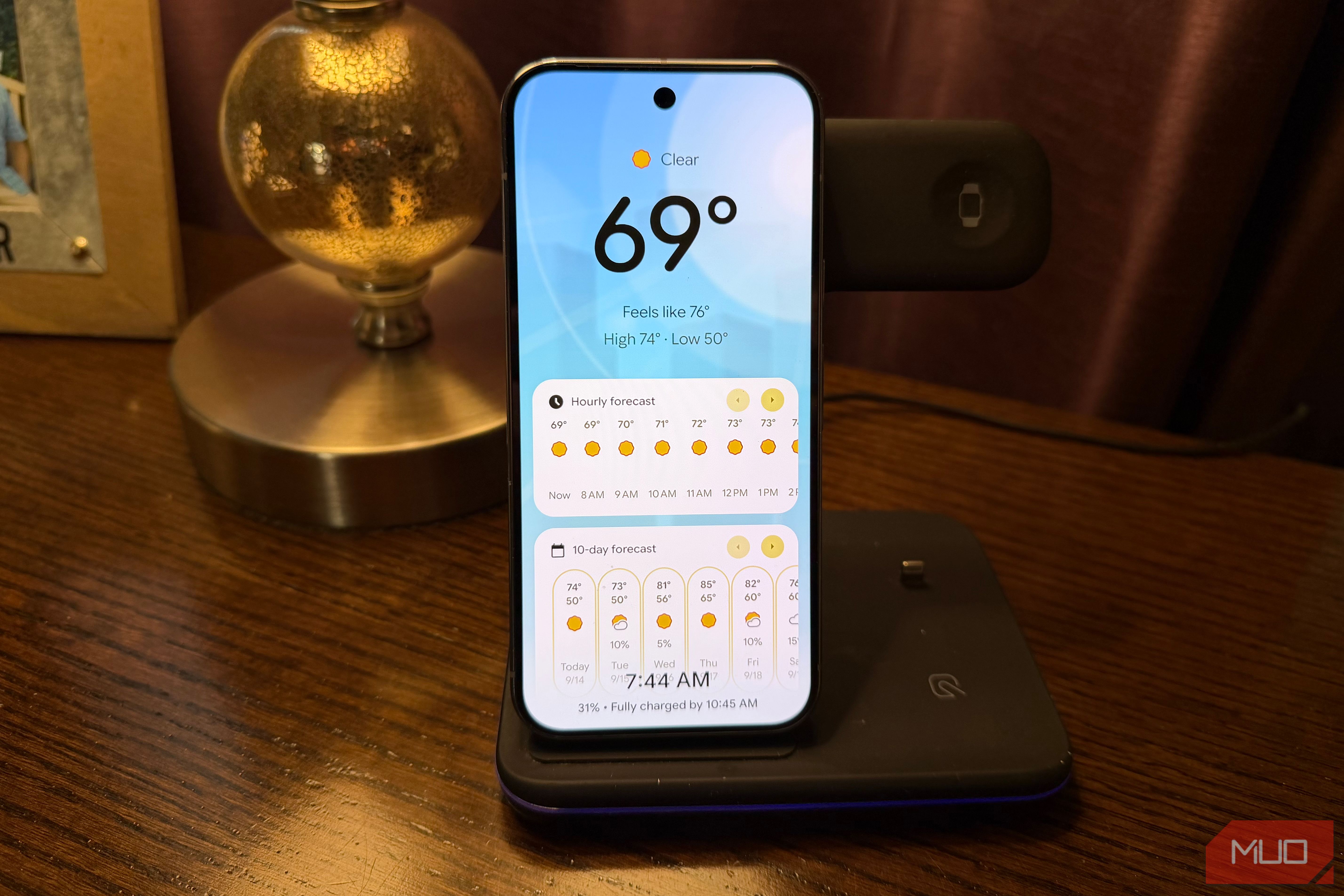 weather display screen saver pixel 10 pro