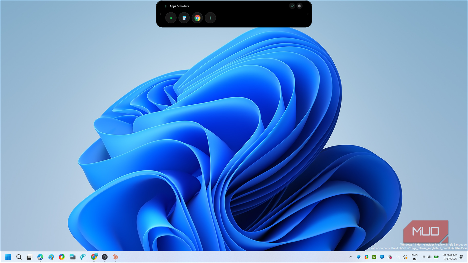 windows 11 default desktop with dynamic edge app launcher showing apps and folders