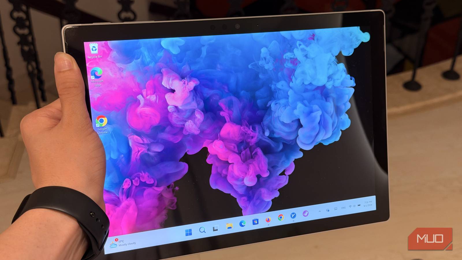 Установка Linux на Microsoft Surface Pro: почему это работает лучше Windows Планшет Microsoft Surface Pro с запущенным рабочим столом Linux