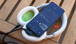 USB-C audio playback on an Android phone.