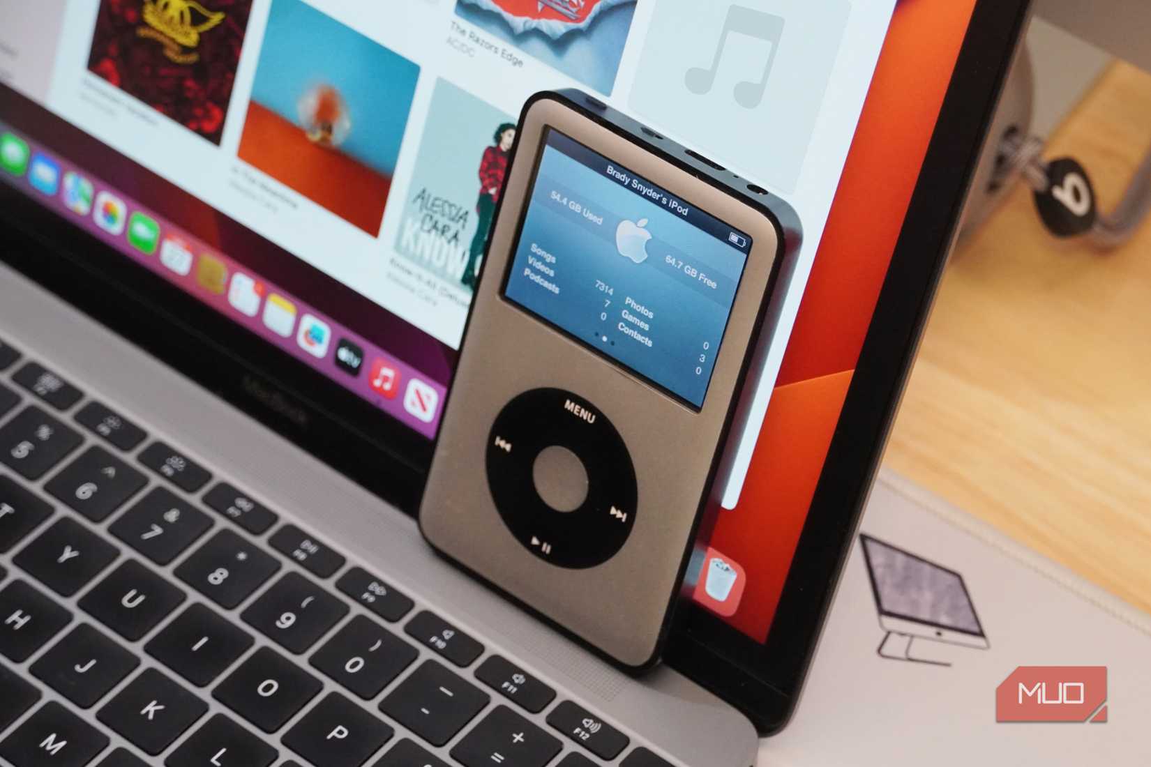 An iPod showing GB used and over 7,000 songs.