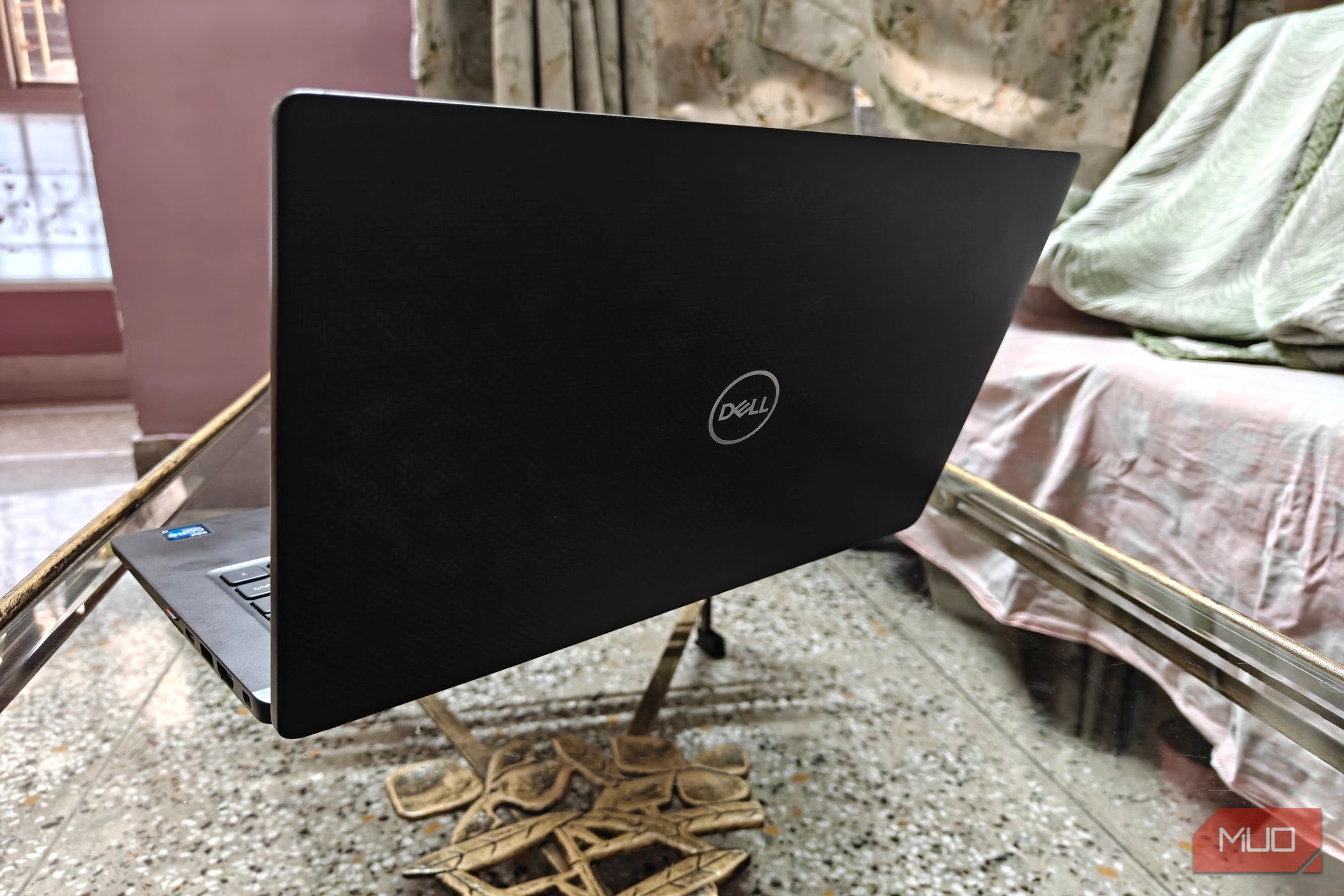 This OS isn't Linux, isn't Windows, it runs on any PC you have lying ...