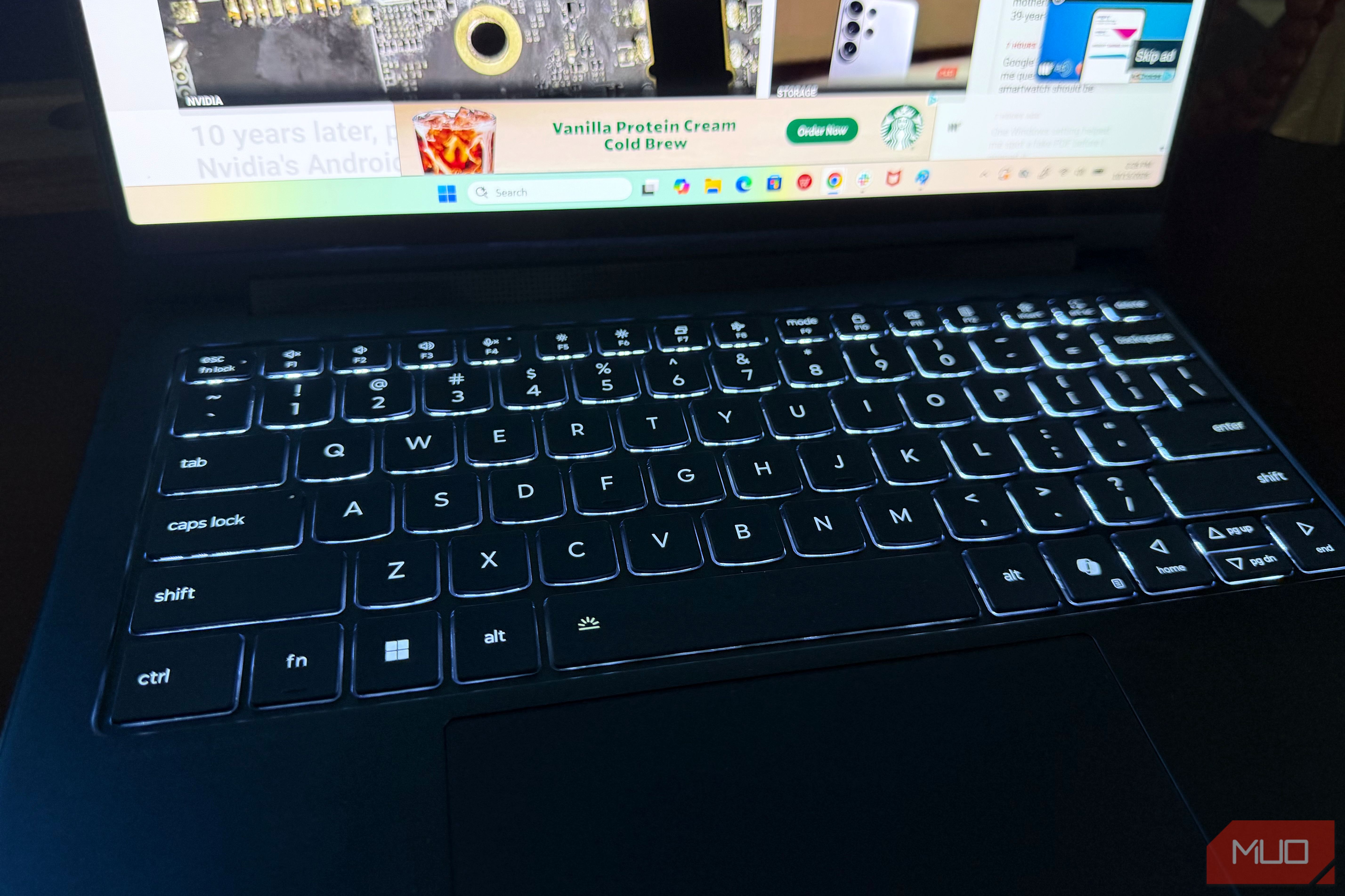 Клавиатура с подсветкой Lenovo Yoga 9i