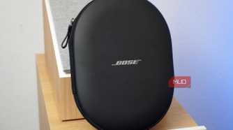The Bose QuietComfort 2 headphones case in black.
