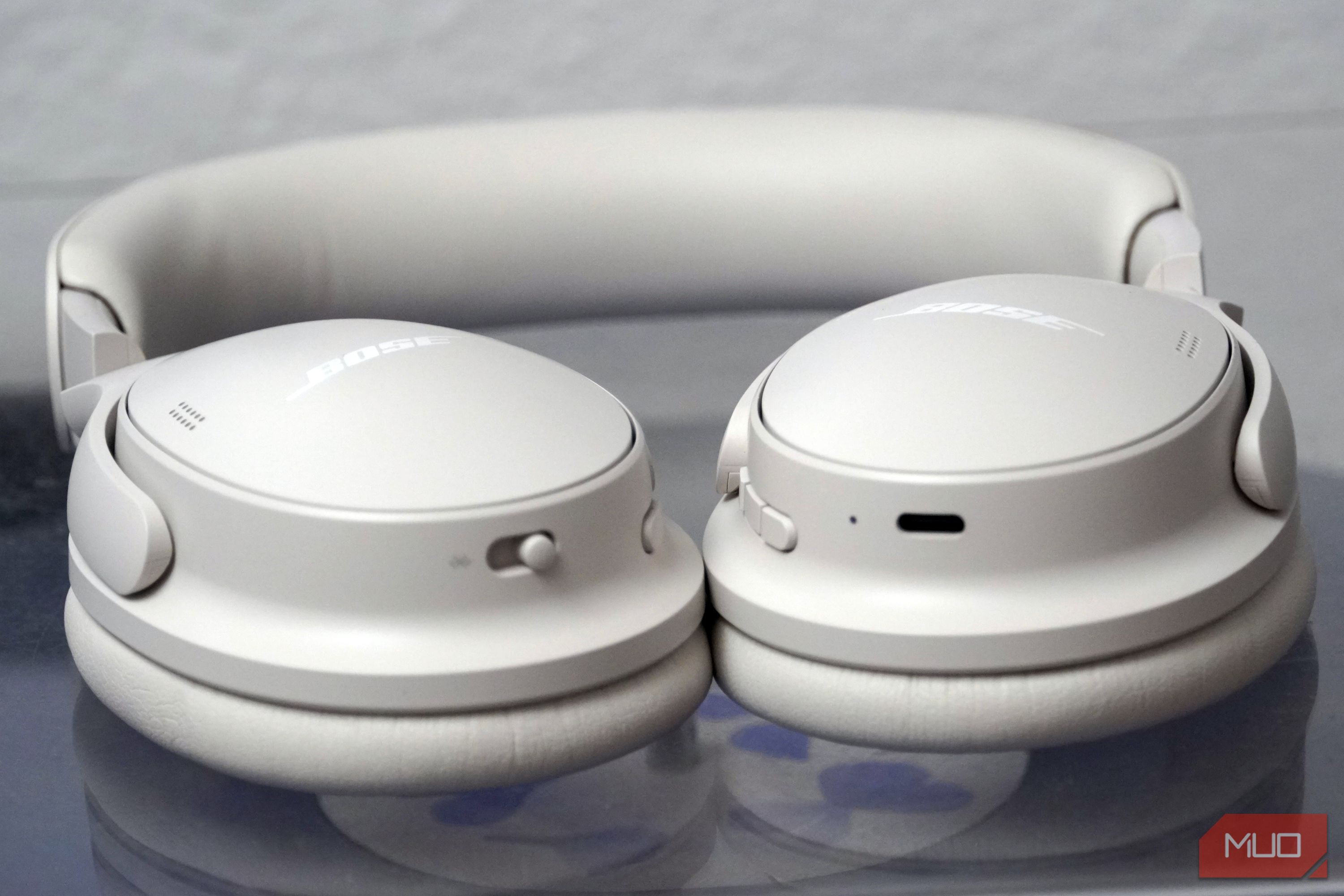 The Bose QuietComfort 2 headphones in white.