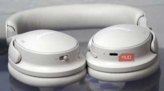 The Bose QuietComfort 2 headphones in white.