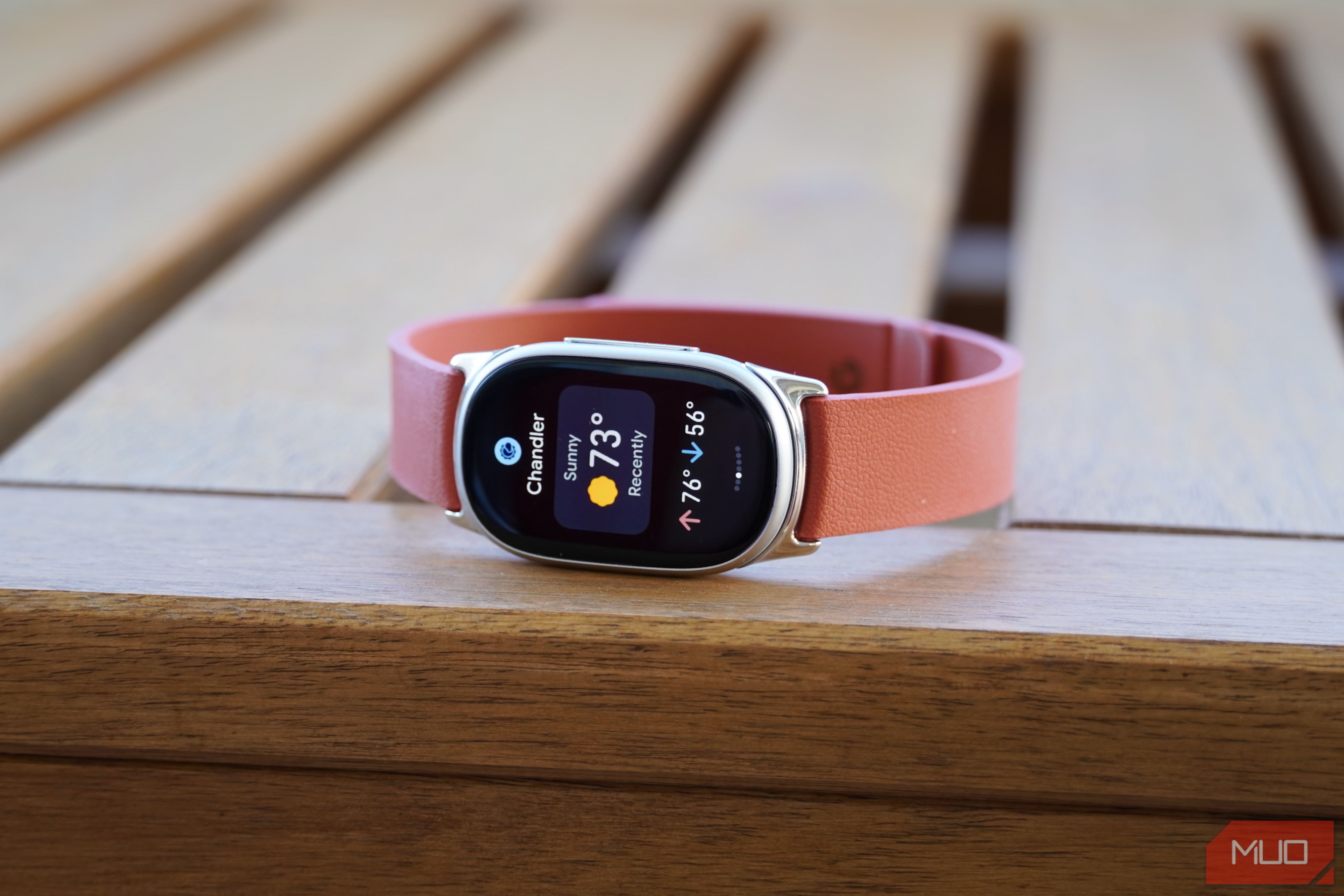Google Fitbit Edge review: The anti-smartwatch sweet spot