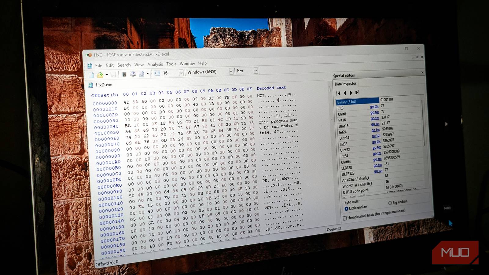 Структура заголовка и сигнатуры PE в исполняемом файле Windows