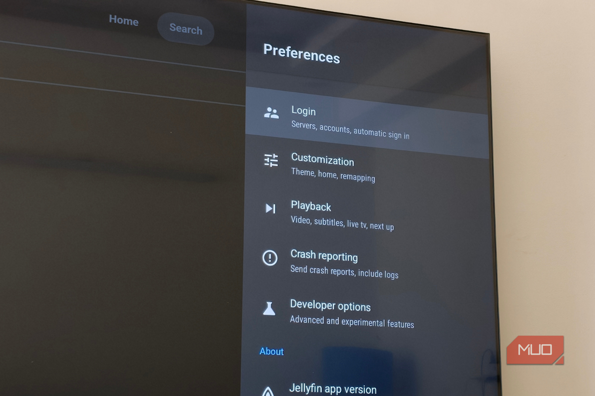 Настройки приложения Jellyfin Меню настроек приложения Jellyfin на Google TV