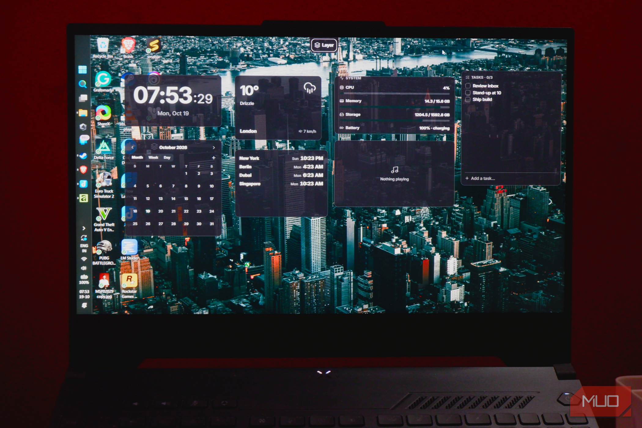 Layer widgets running on a Windows PC desktop