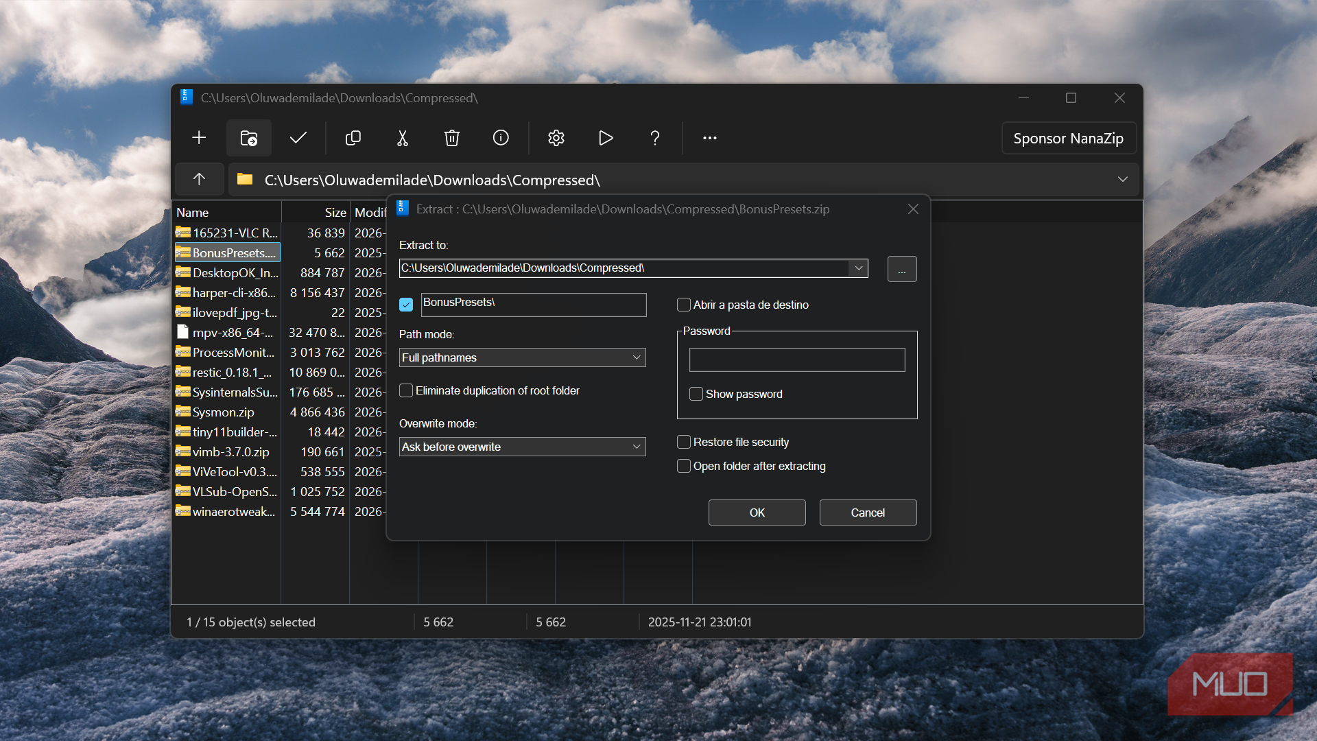 Nanazip extraction dialog open on desktop