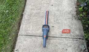 The top angle of the corded hedge trimmer