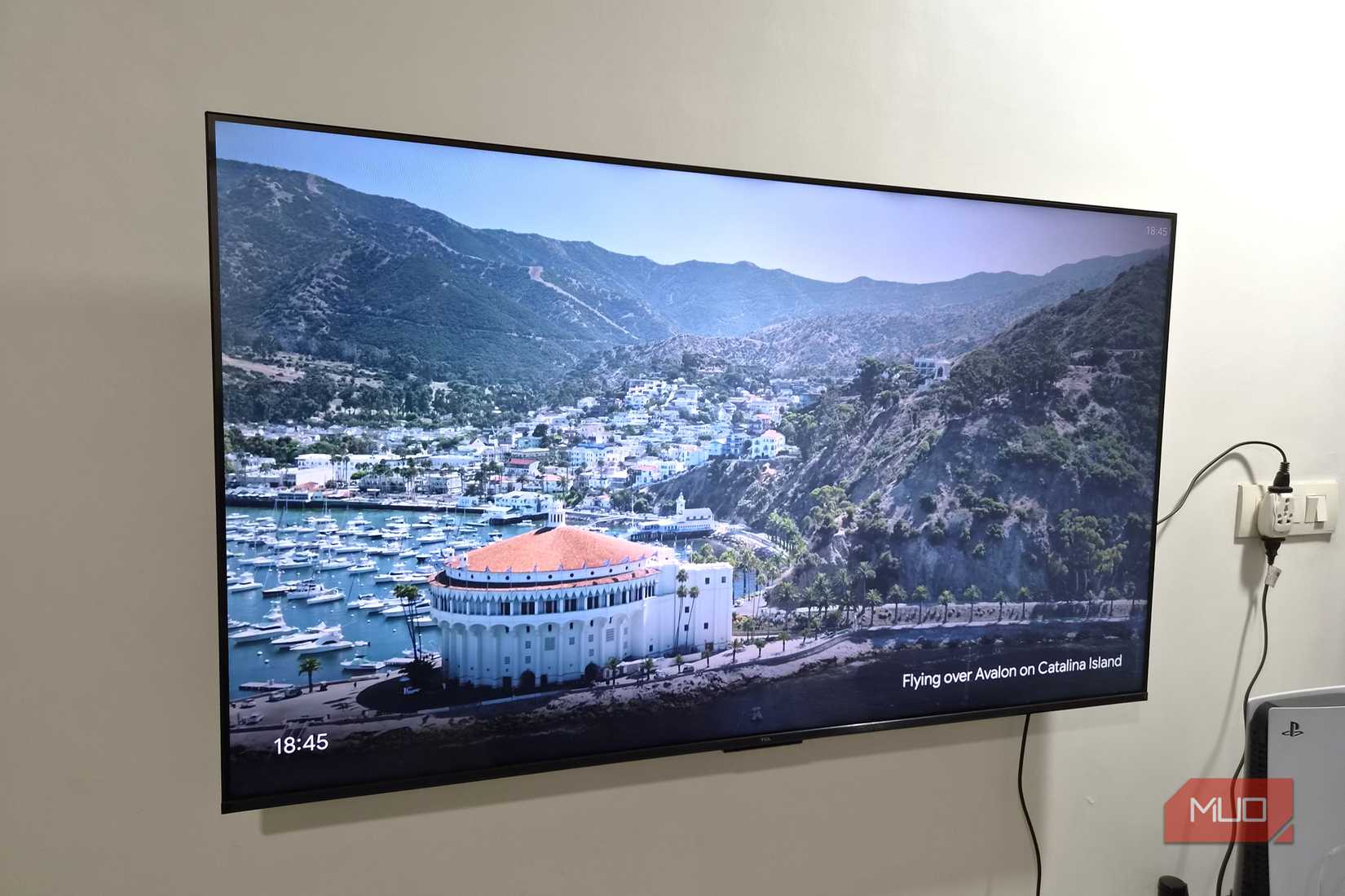 TV showing screensaver