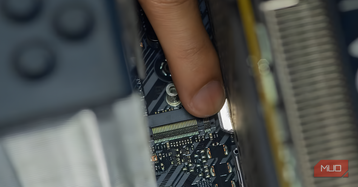 makeuseof.com - Shaheer Khan - It fits in the same slot as a graphics card, but this PCIe card doesn't render a single frame