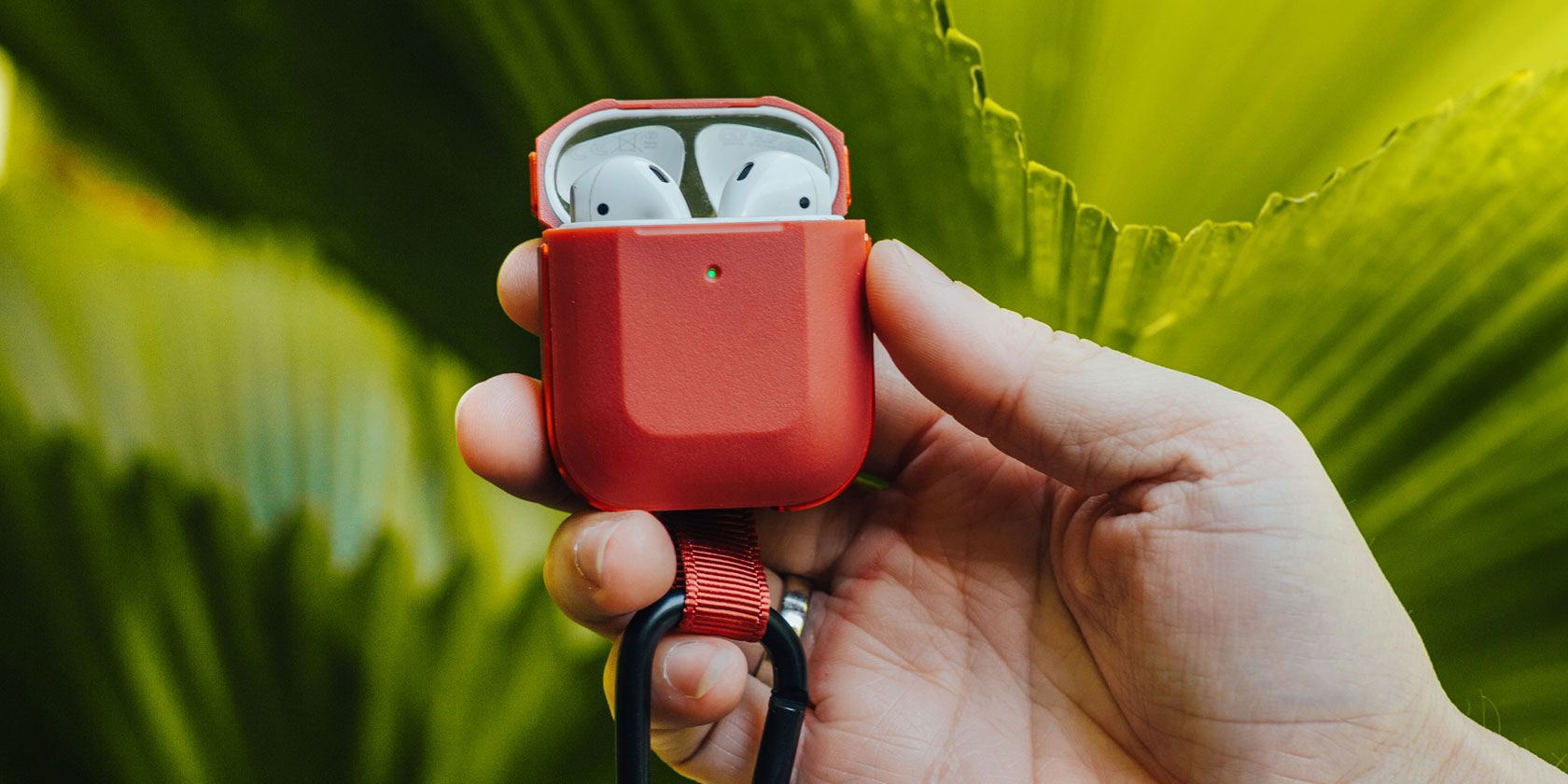 How to Safely Clean Your AirPods and the Case | MakeUseOf