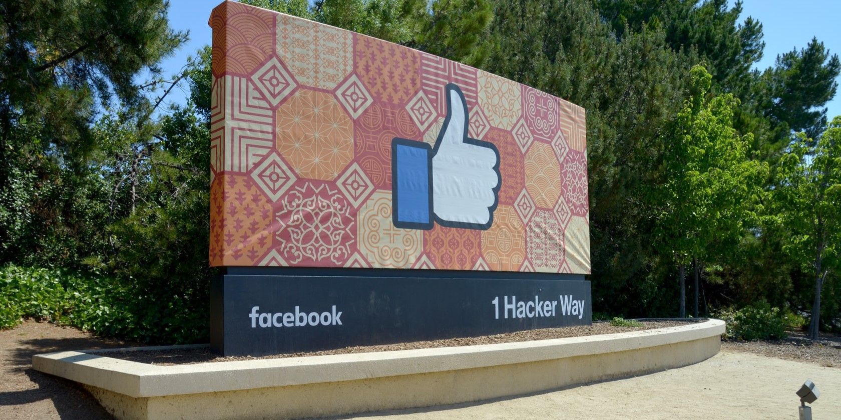 facebook removes more russian accounts - Dovresti fidarti di Facebook con la privacy di Oculus Quest 2?