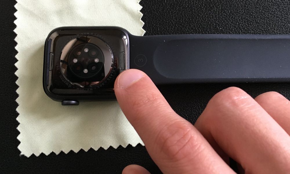 Apple Watch band release button - Come pulire un cinturino Apple Watch