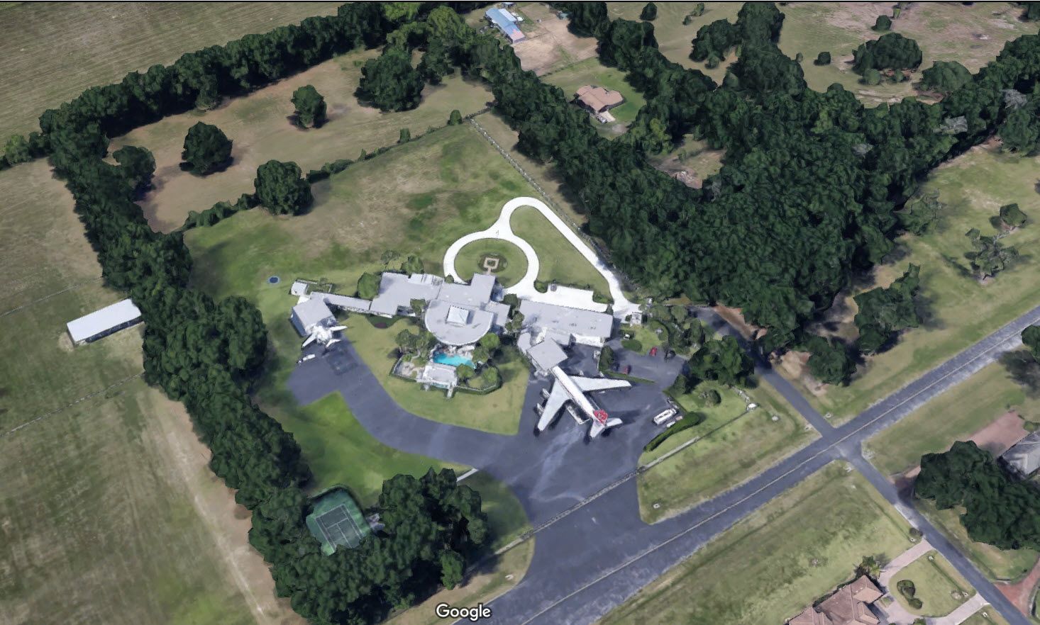 Google Maps Satellite View John Travolta House - Esplora la Terra con la visualizzazione satellitare di Google Maps: 10 luoghi impressionanti da scoprire